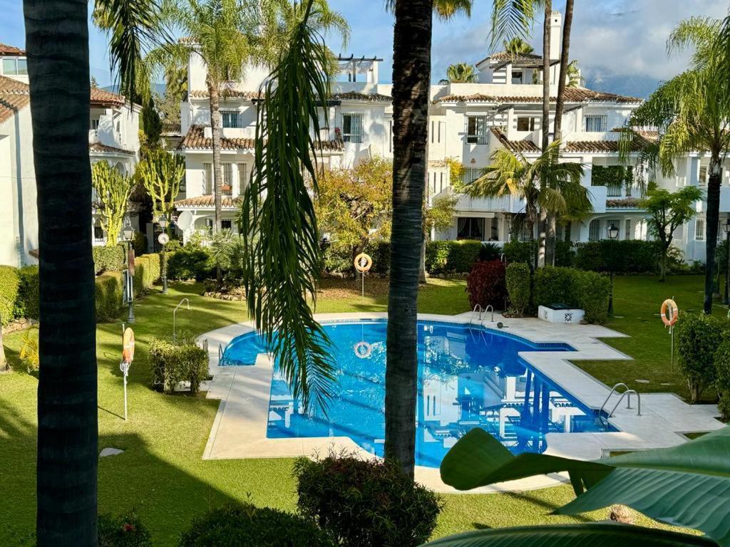 Apartamentos Naranjos Del Sol Marbella Dış mekan fotoğraf